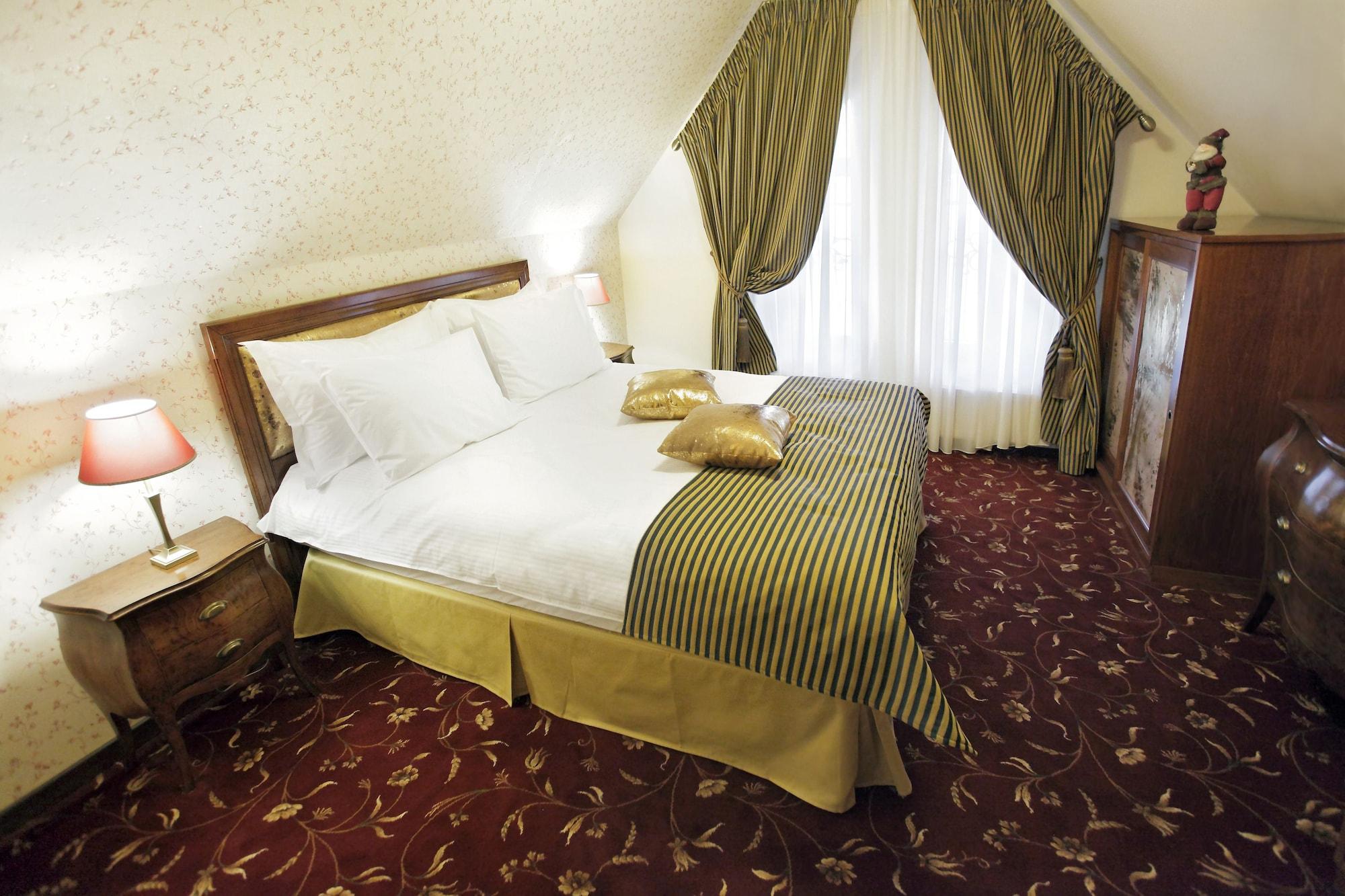 Hotel Boutique Belvedere Sinaia Bagian luar foto