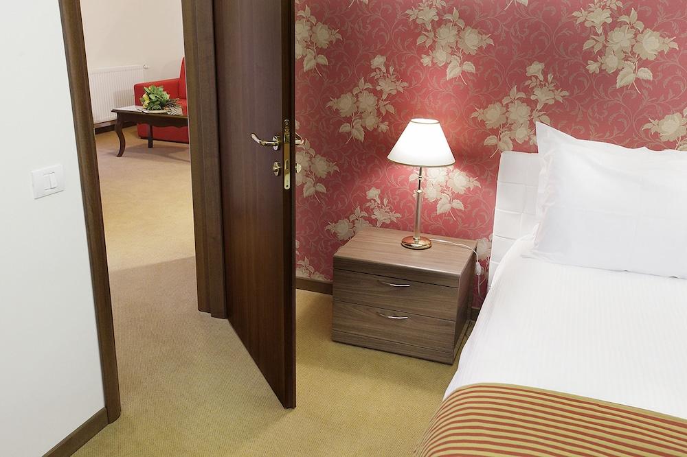 Hotel Boutique Belvedere Sinaia Bagian luar foto