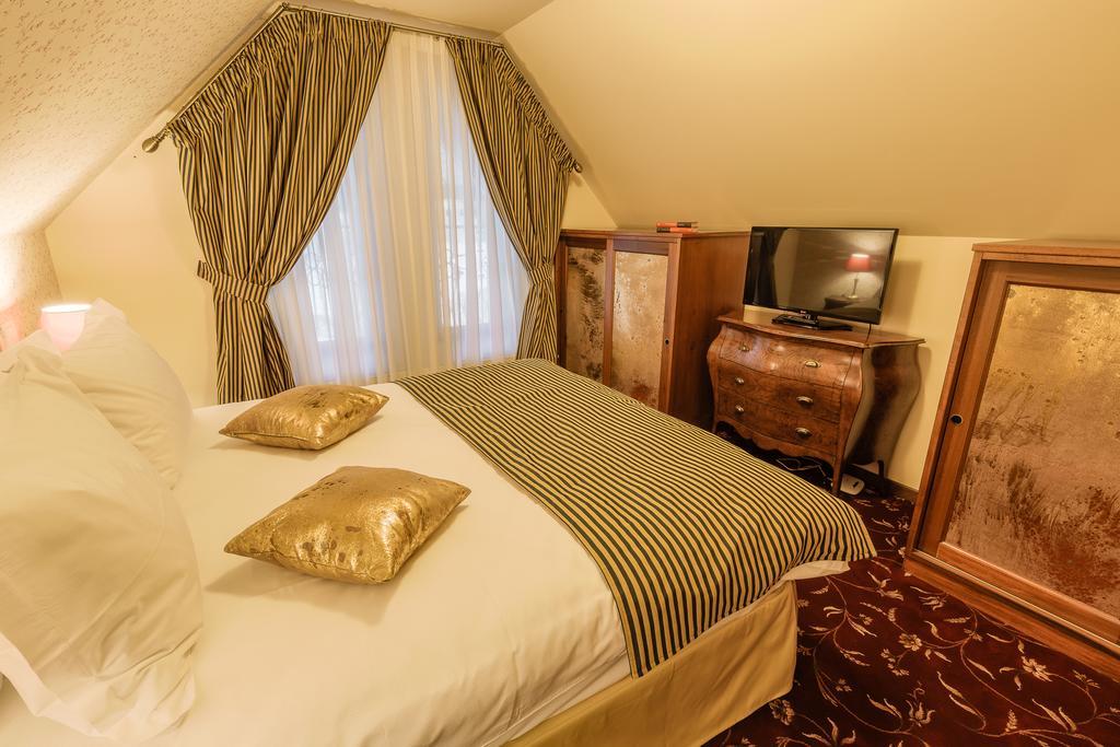 Hotel Boutique Belvedere Sinaia Bagian luar foto