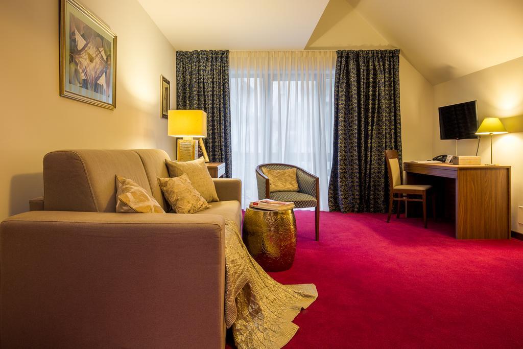 Hotel Boutique Belvedere Sinaia Bagian luar foto