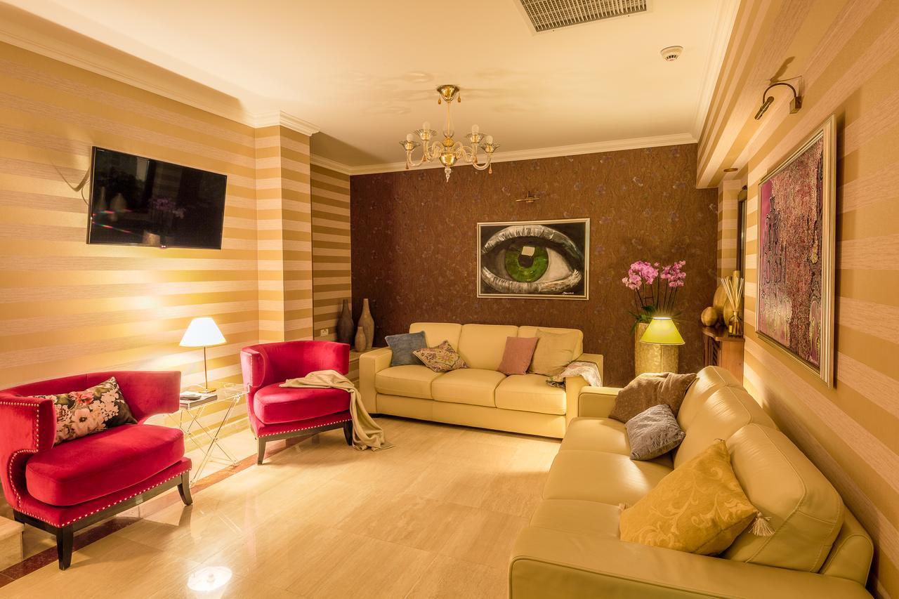 Hotel Boutique Belvedere Sinaia Bagian luar foto