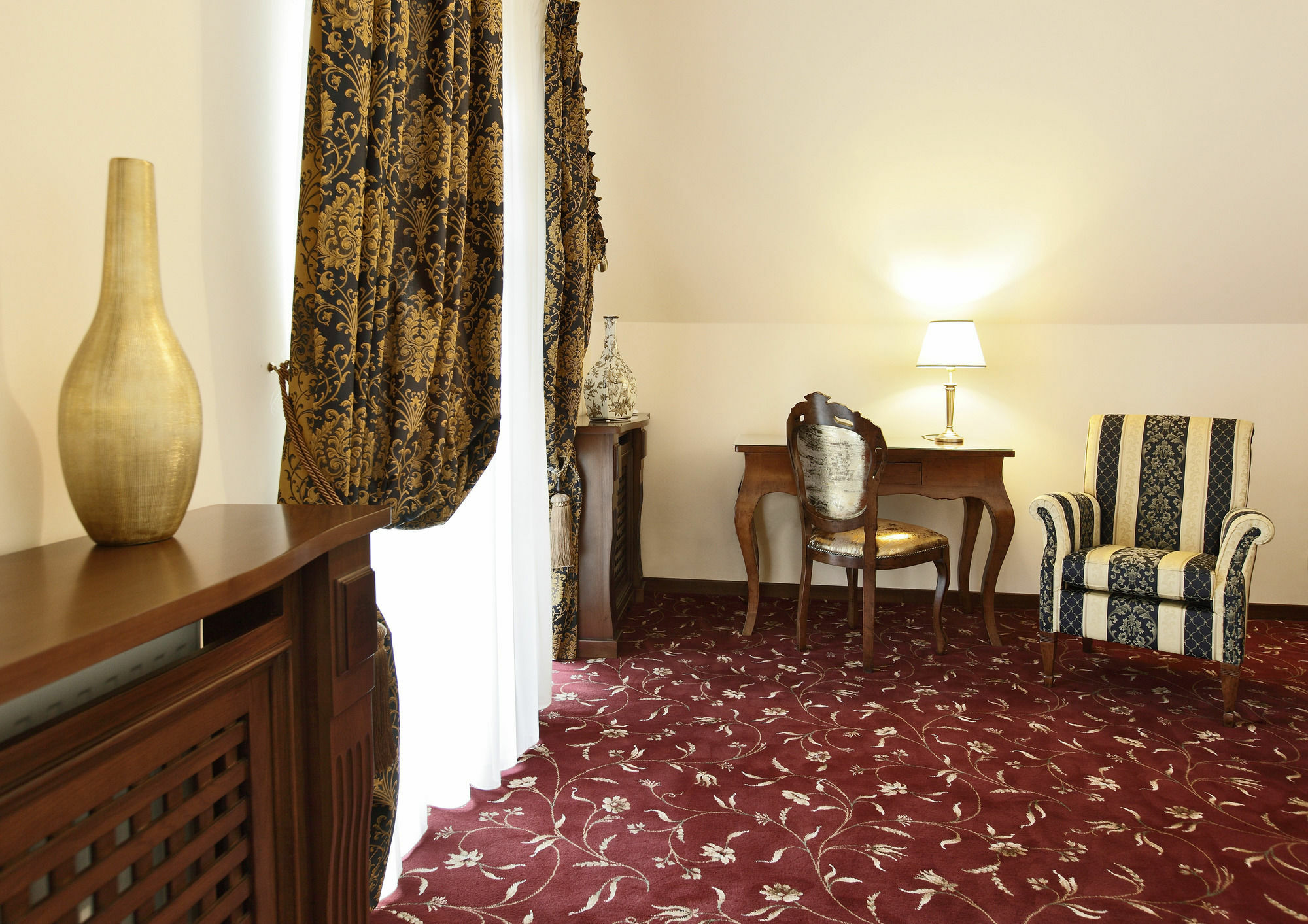 Hotel Boutique Belvedere Sinaia Bagian luar foto