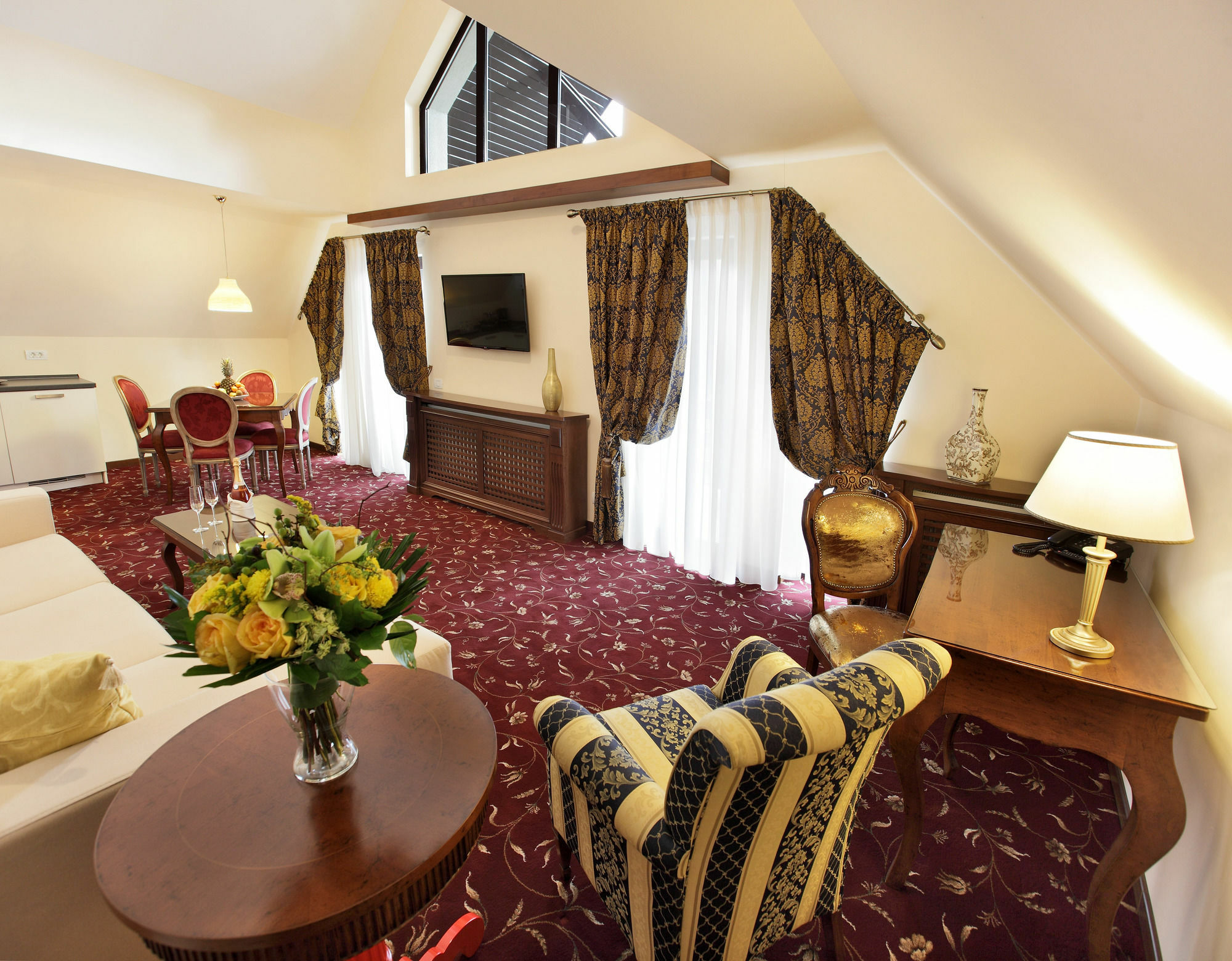 Hotel Boutique Belvedere Sinaia Bagian luar foto